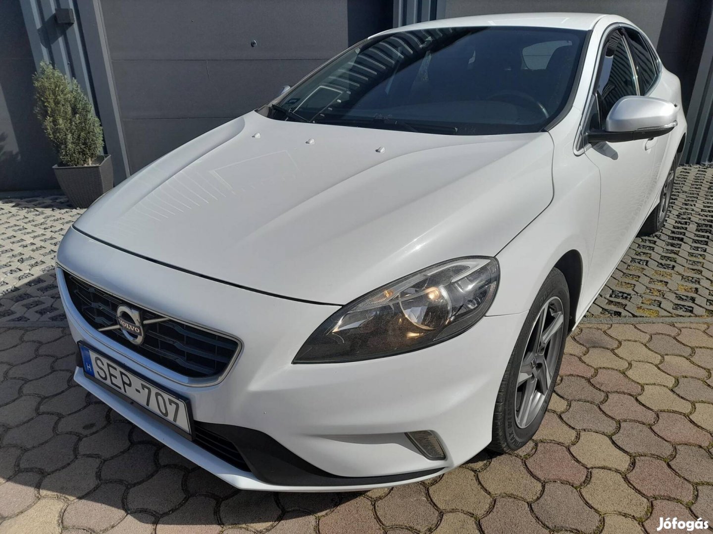 Volvo V40 2.0 D [D2] R-Design Momentum Szép És...